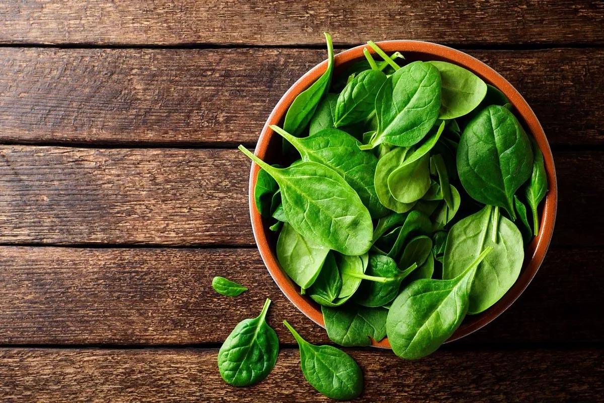 Продукты с витамином А — листовые овощи