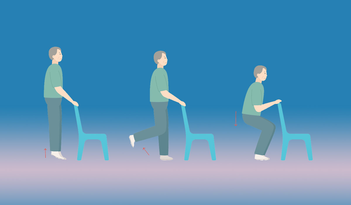 Упражнения со стулом для пожилых — задняя поверхность ног
